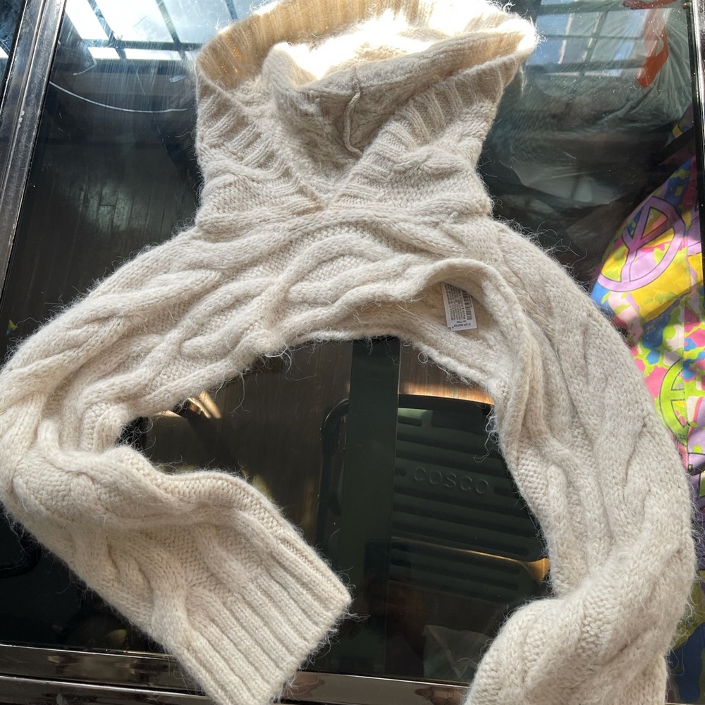 Cropped sweater